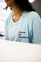 Kids Help Phone LibÃ¨re Tes Ãmotions T-Shirt - Light Blue